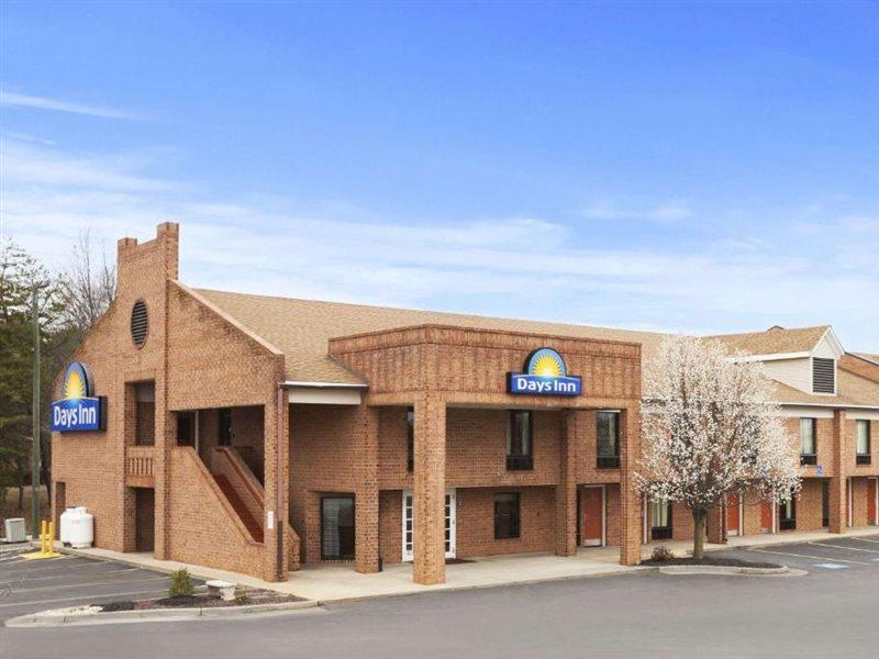 Days Inn By Wyndham Фармвилл Экстерьер фото