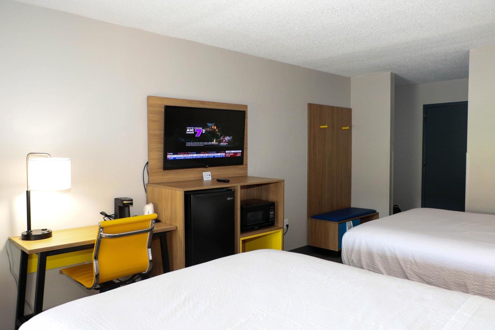 Days Inn By Wyndham Фармвилл Экстерьер фото